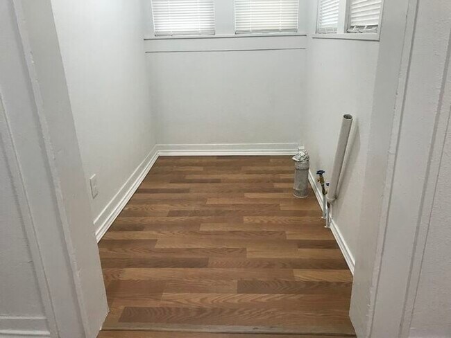 Building Photo - 3 bedroom house in Fort Worth for rent.