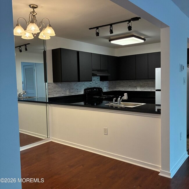 Building Photo - 310 Heather Croft