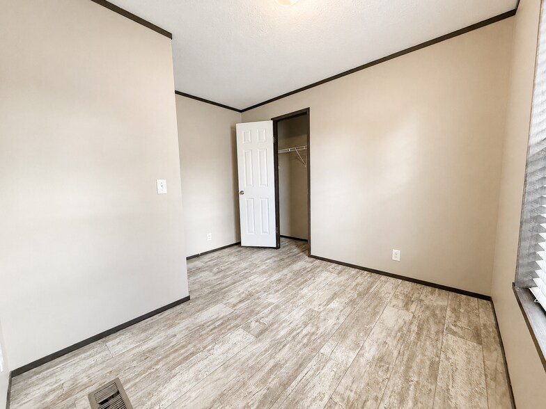 Building Photo - 11747 Cascade Cir