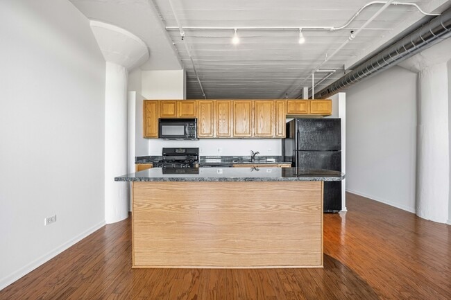 Building Photo - 1524 S Sangamon St