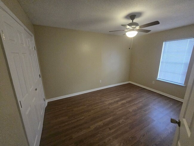 Building Photo - Spacious 5 Bedroom Single Home with Modern Comforts and Great Outdoor Space