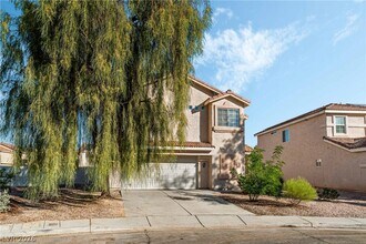 Building Photo - 1010 Cliffbrook Hedge Ave