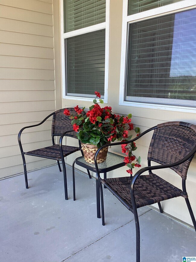 Building Photo - 2100 Canopy Trl