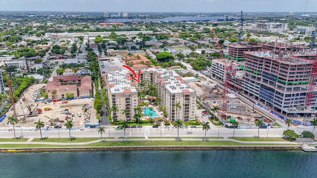 Building Photo - 1801 N Flagler Dr
