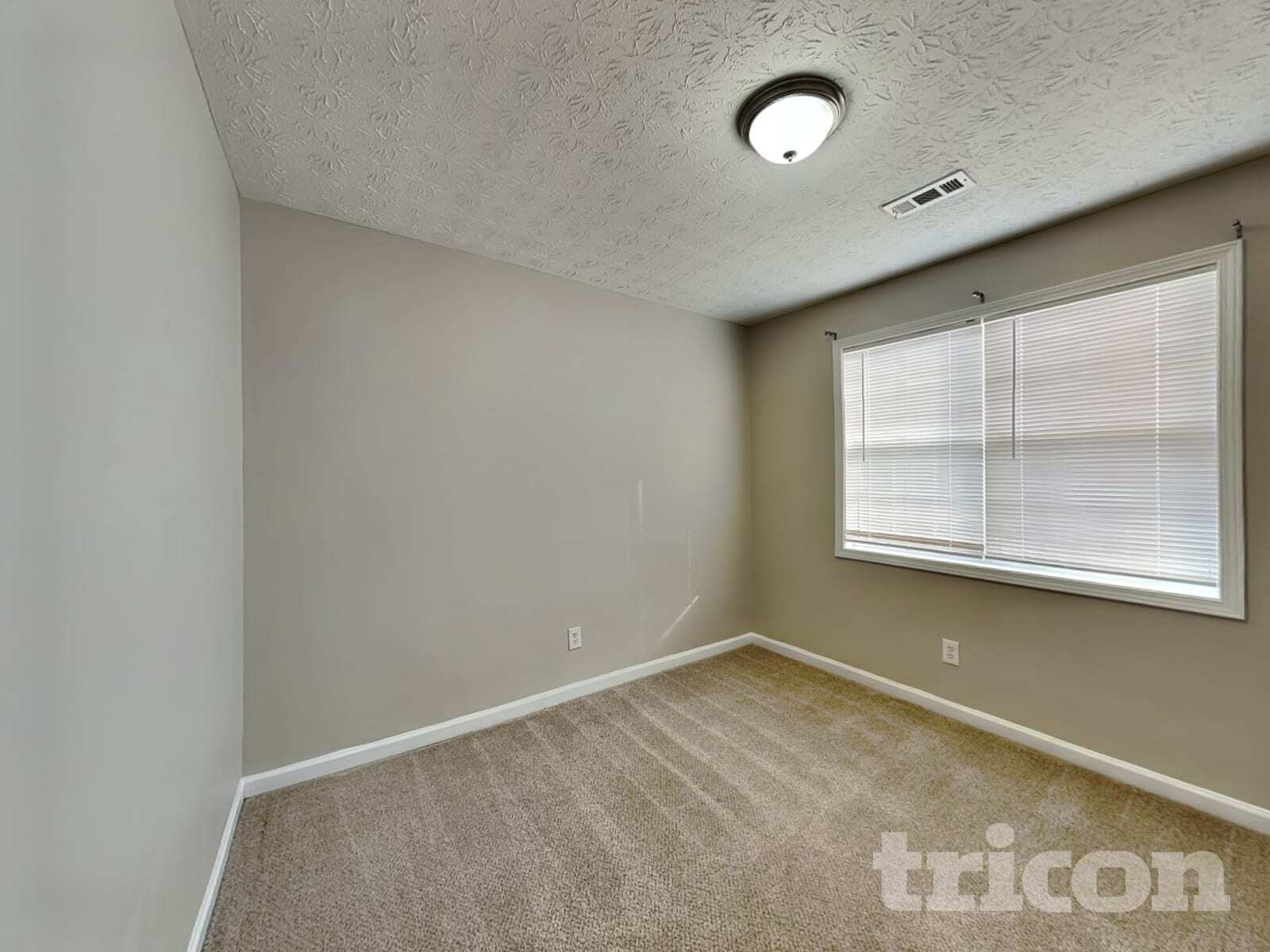 Building Photo - 235 Red Maple Dr