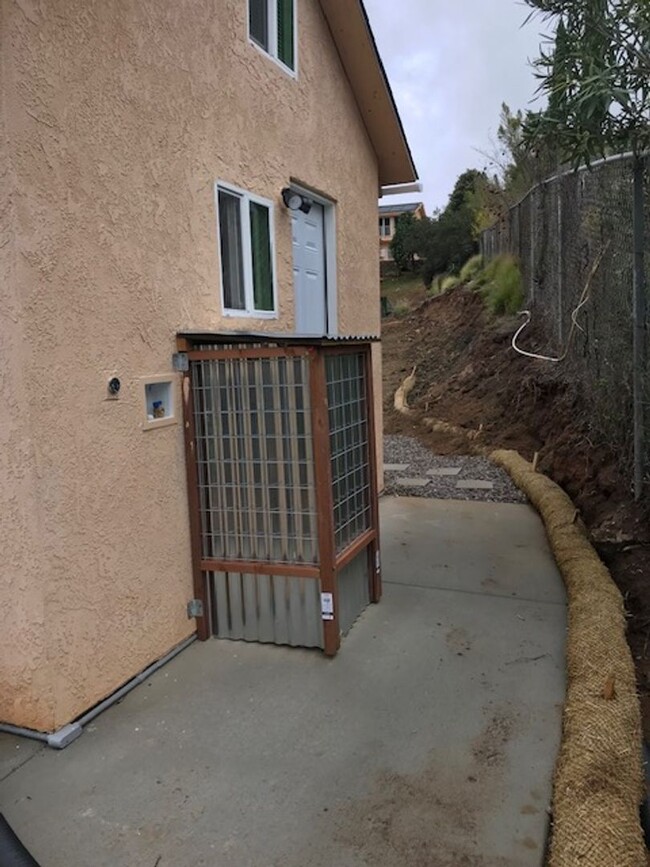 Building Photo - Private Studio w/Loft, 1 Bath rental in Gr...