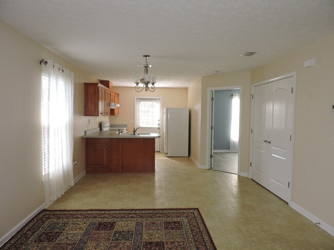 Building Photo - 121 Half Acre Ln