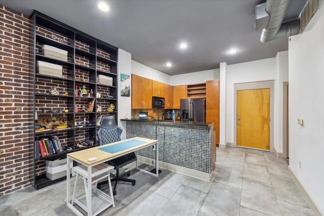 Building Photo - 1901 Post Oak Blvd