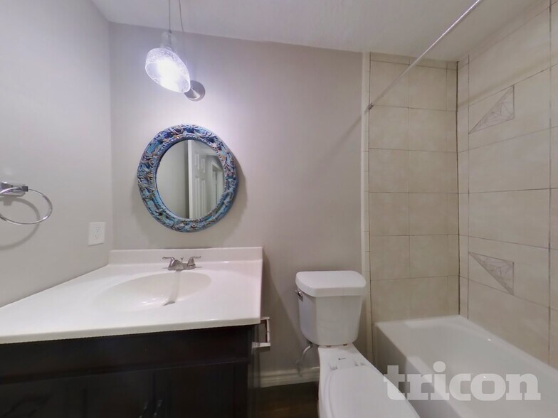 Building Photo - 15614 Fox Springs Dr