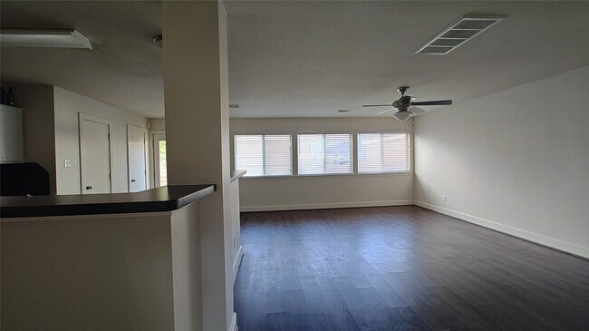 Building Photo - 11734 Chanteloup Dr