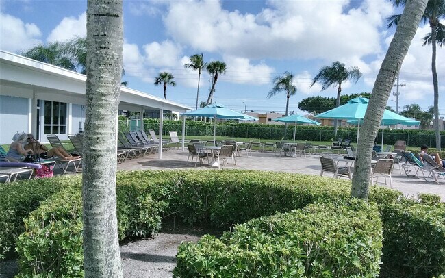 Building Photo - 307 Saxony Dr