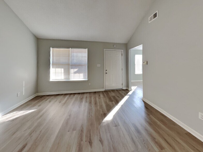 Building Photo - 5849 Amaray Cove