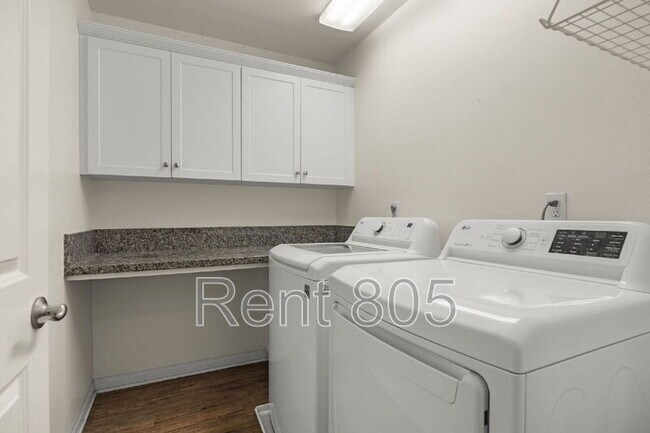 Building Photo - 1008 Los Angeles Ave