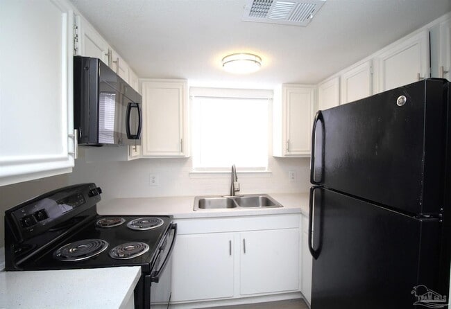 Building Photo - 10151 Guidy Ln