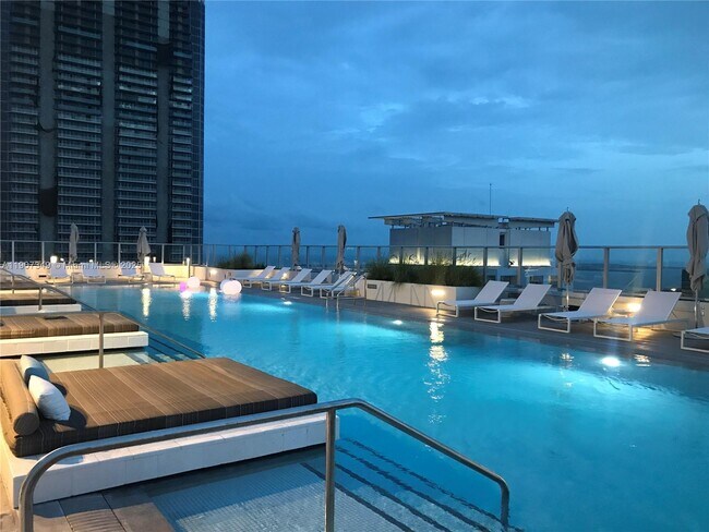 Building Photo - 1010 Brickell Ave