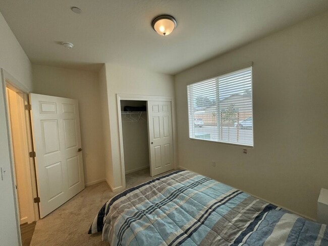 Building Photo - Spacious Modern Family Home in Prime Fresno Location!