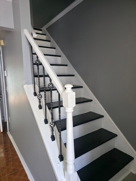 Building Photo - 1746 Nappa Valley Ct SE