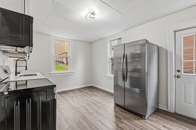 Building Photo - 5206 Lotus Wy