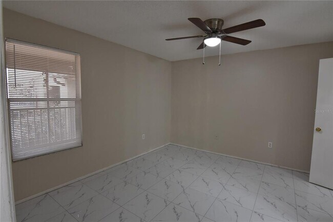 Building Photo - 637 Buoy Ln