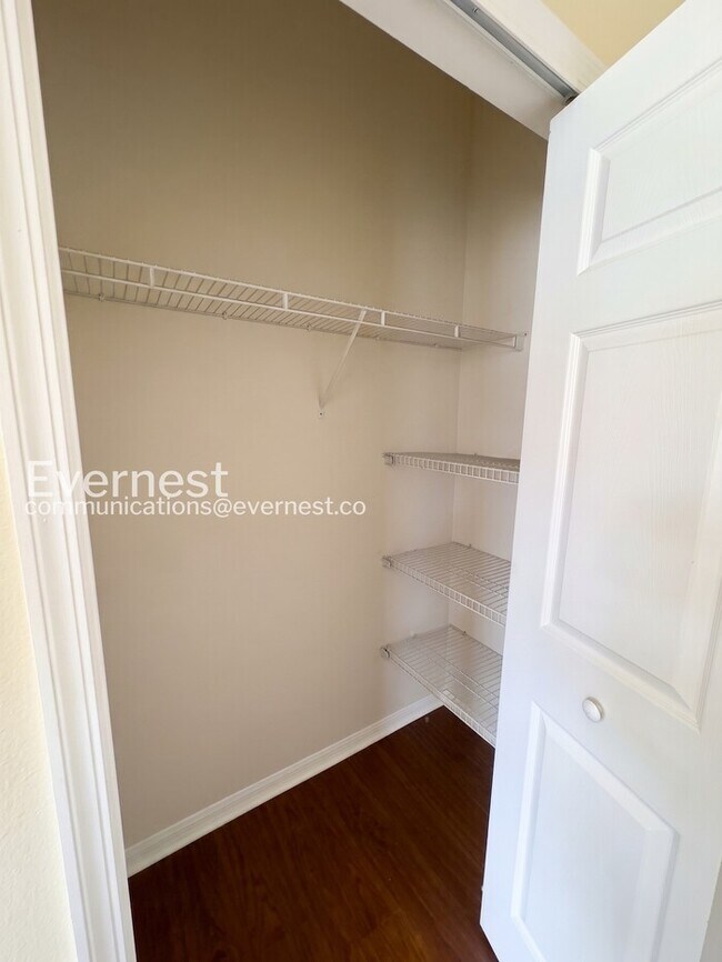 Building Photo - Limited Time Special Offer / 3 Bed, 2 Bath Home with Garage / Pet-Friendly / Vouchers Accepted / ...
