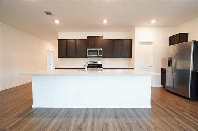 Building Photo - 933 Wildrye Ct