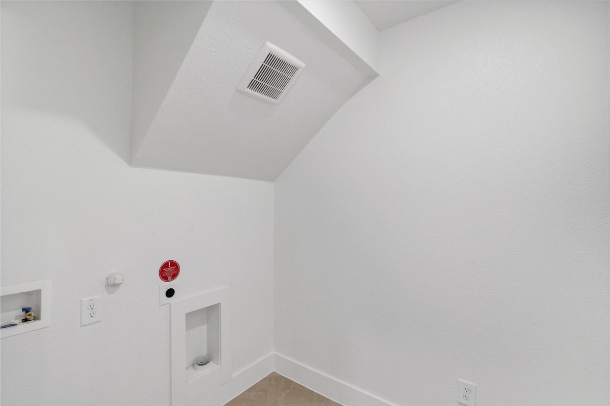 Building Photo - 2153 Sandlin Dr