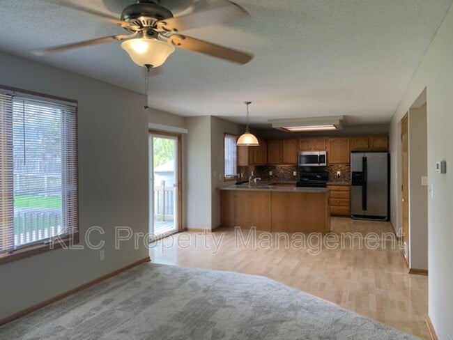 Building Photo - 15417 Ridgeview Dr