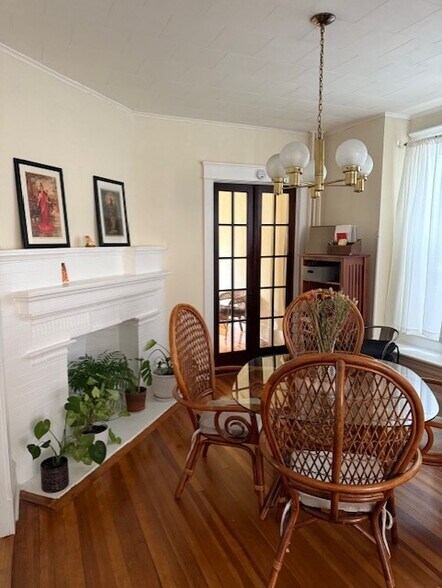 Building Photo - 890 Lancaster St