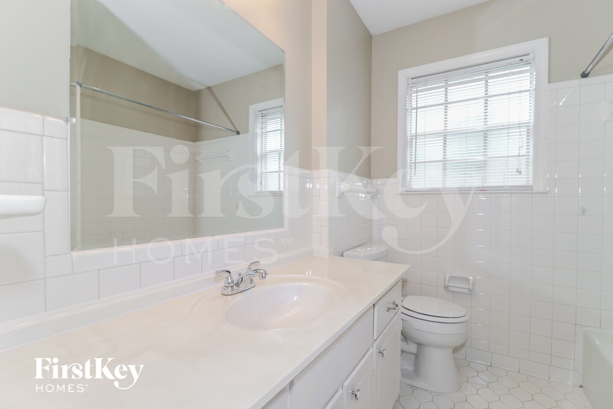 Building Photo - 5373 Banbury Ave