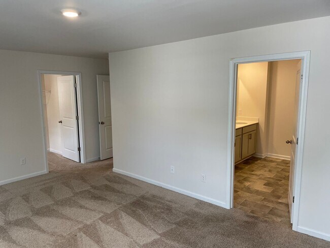 Building Photo - Complimentary Rent for a July ONLY Move in...