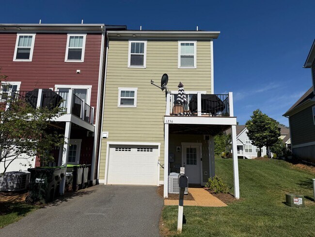 Building Photo - 1256 Haden Pl