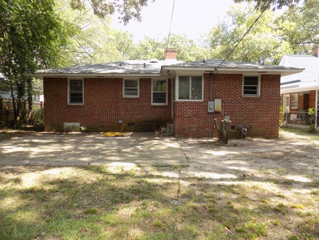 Building Photo - 507 Dogwood St