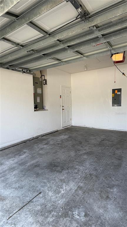 Building Photo - 16644 Rolling Green Dr