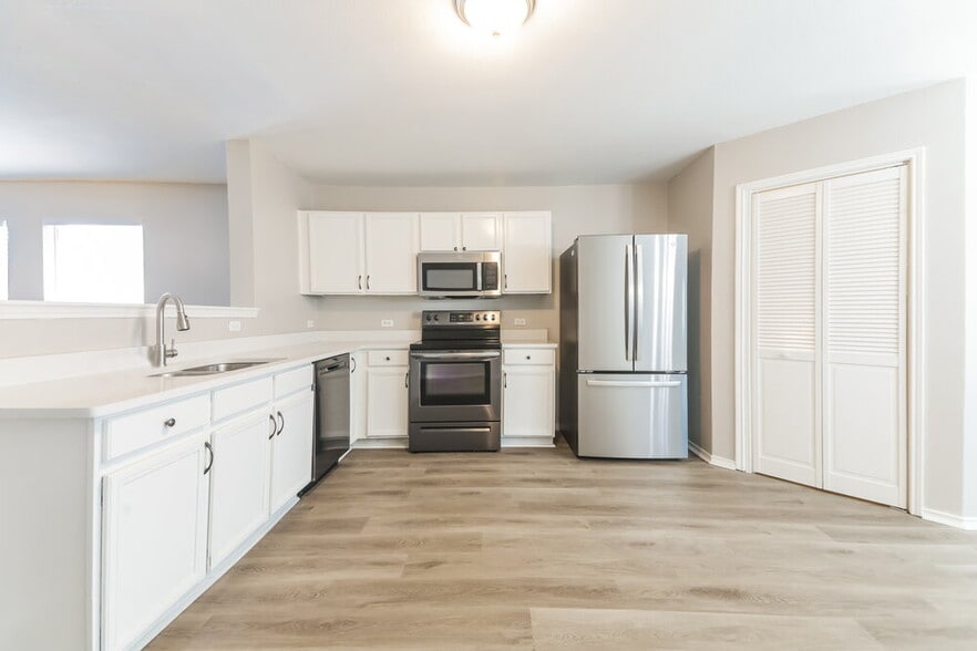 Building Photo - 725 Orchid Blvd