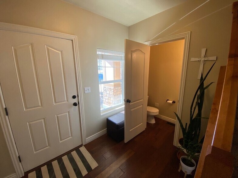 Building Photo - 14772 Deer Park Ln