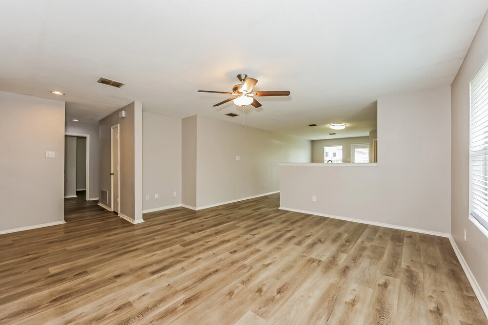 Building Photo - 1104 W Cottonwood Dr