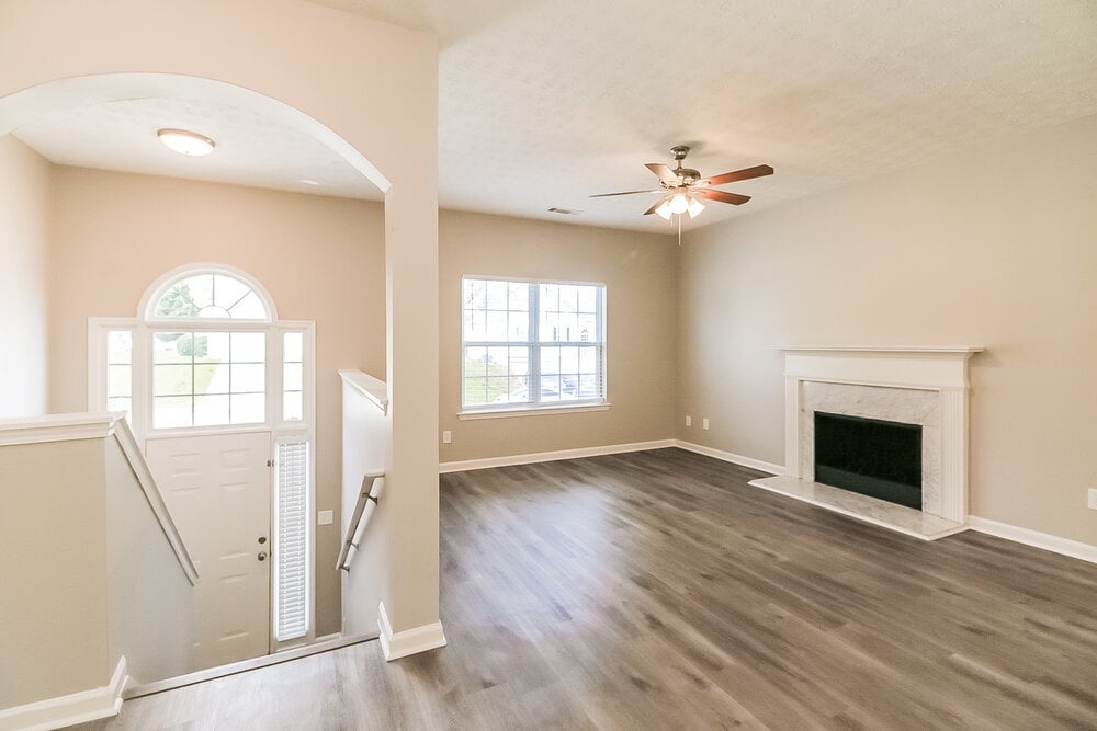 Building Photo - 7430 Royale Ln