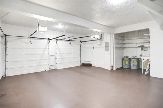 Building Photo - 4300 S Ocean Blvd