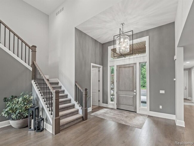 Building Photo - 3511 Lakecrest Dr