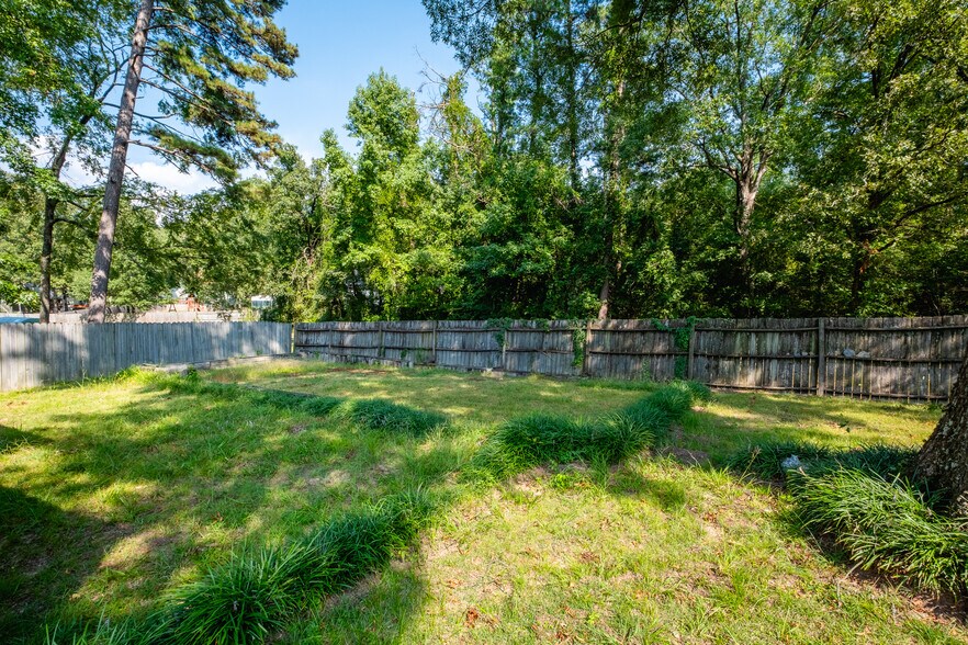 Building Photo - 55 Oak Forest Loop