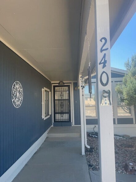 Front door/main entrance - 240 W Kyle Dr