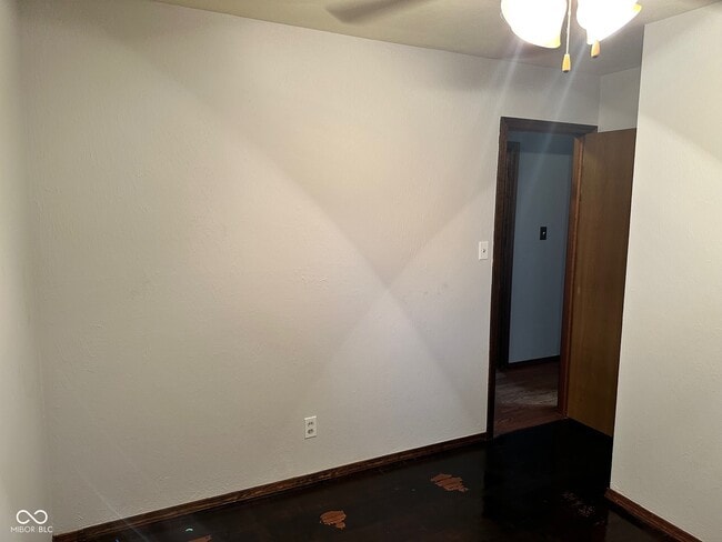 Building Photo - 5626 Hammon Dr