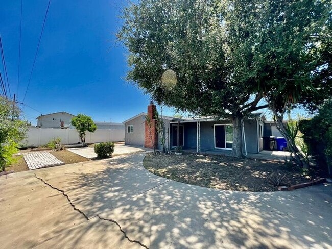 Building Photo - North Clairemont Gem | Fully Remodeled with Indoor-Outdoor Living & Designer Finishes