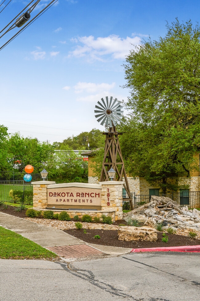 Building Photo - The Ranch at San Marcos
