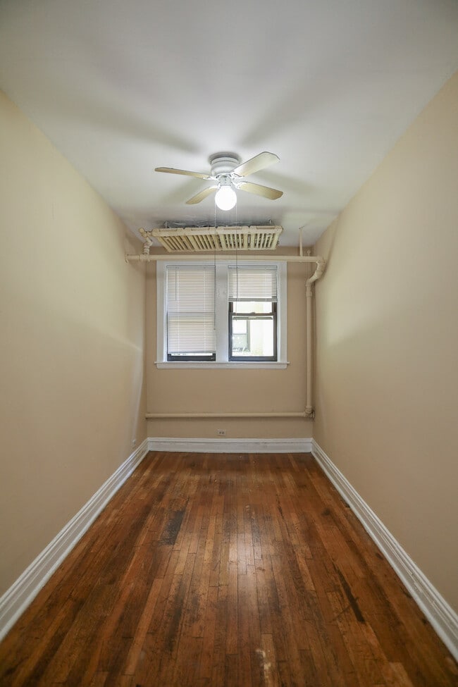 Building Photo - 4728 W Addison St