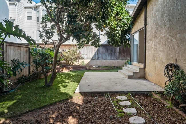 Building Photo - 845 2nd St