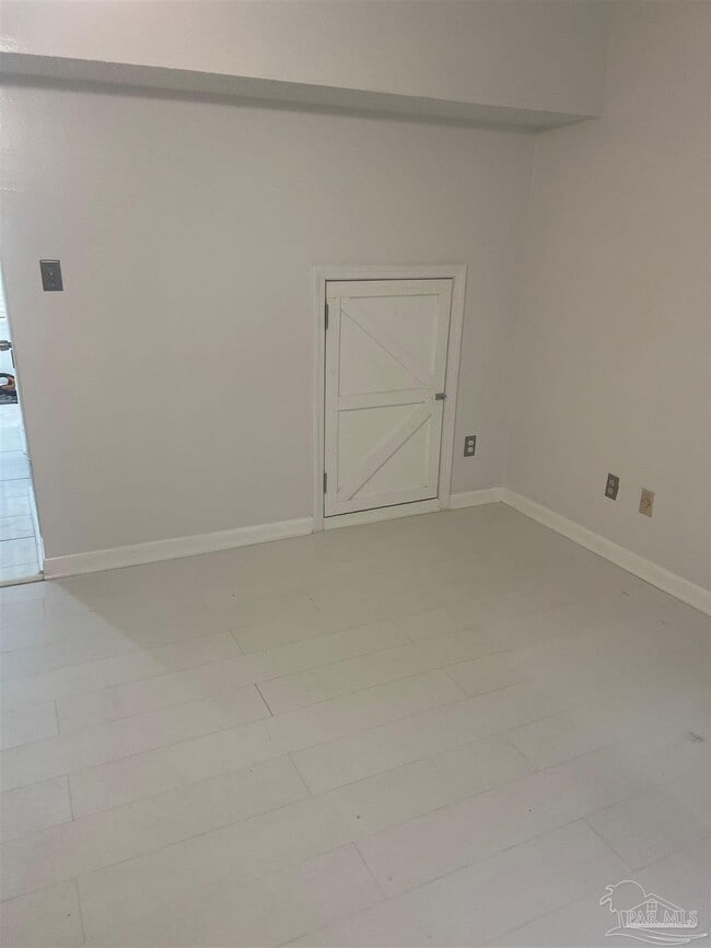Building Photo - 7150 Dogwood Terrace Dr