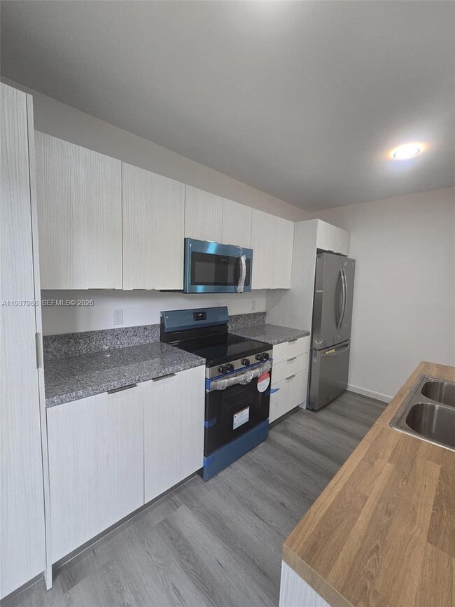 Building Photo - 568 NW 7th St