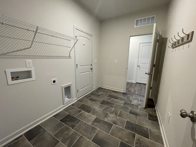 Building Photo - 6705 Hardwick Ln