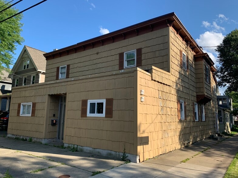 Primary Photo - 23 Seminary Ave